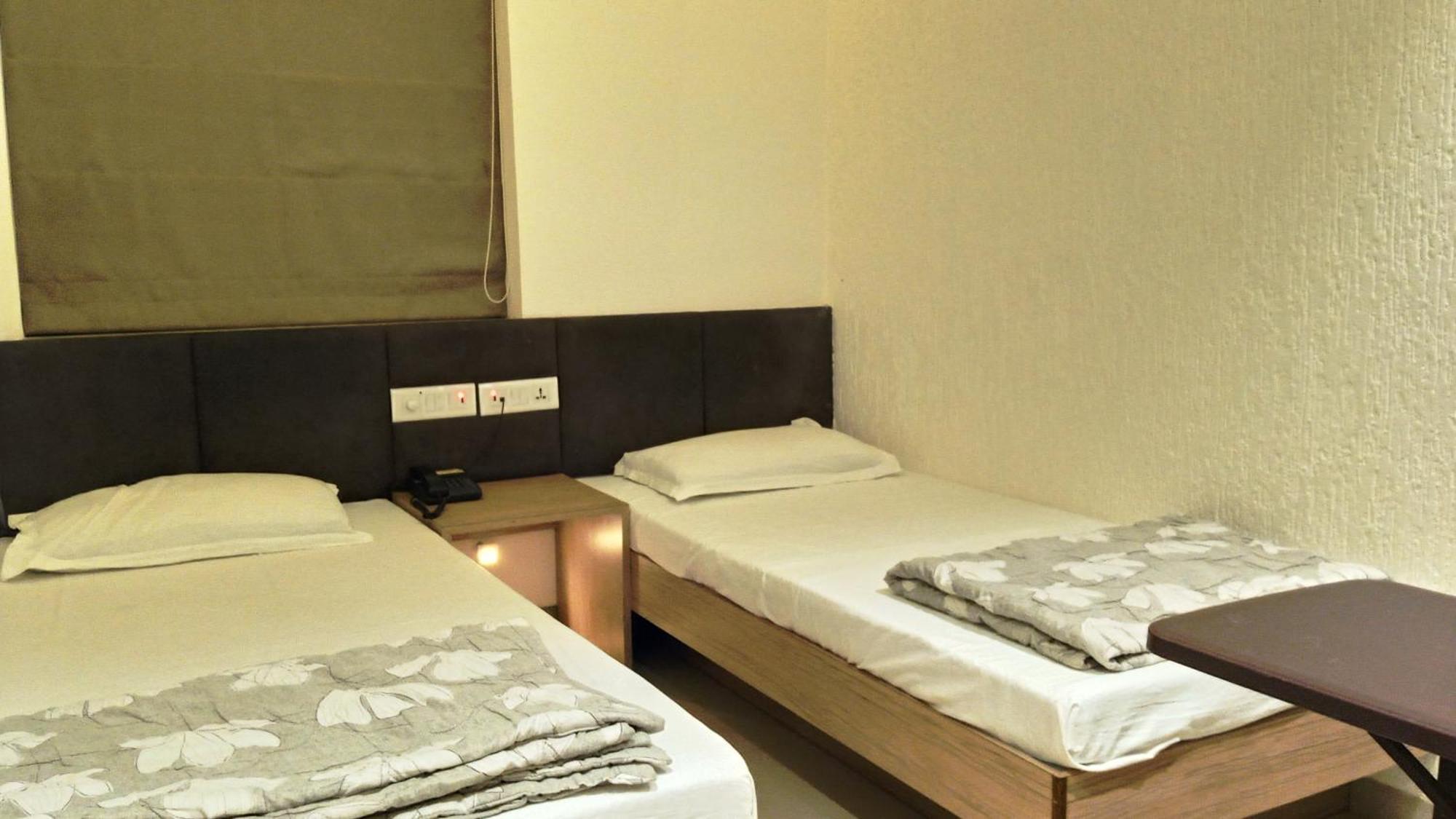 Hotel Ramniwas Jalgaon Extérieur photo