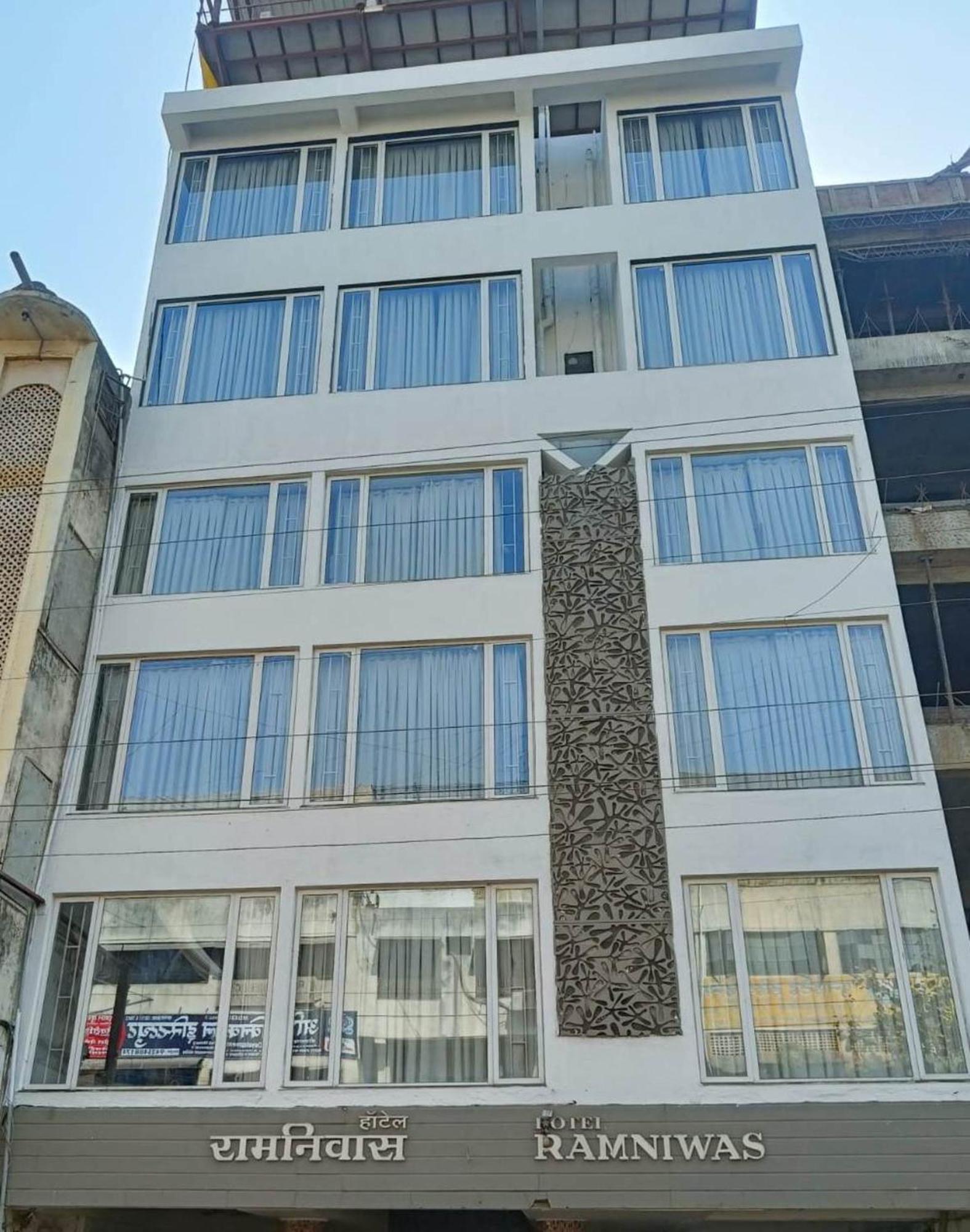 Hotel Ramniwas Jalgaon Extérieur photo